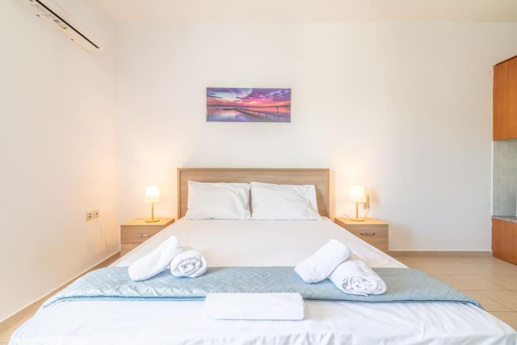 Urban Apt Next University 9 伊拉克利翁 外观 照片
